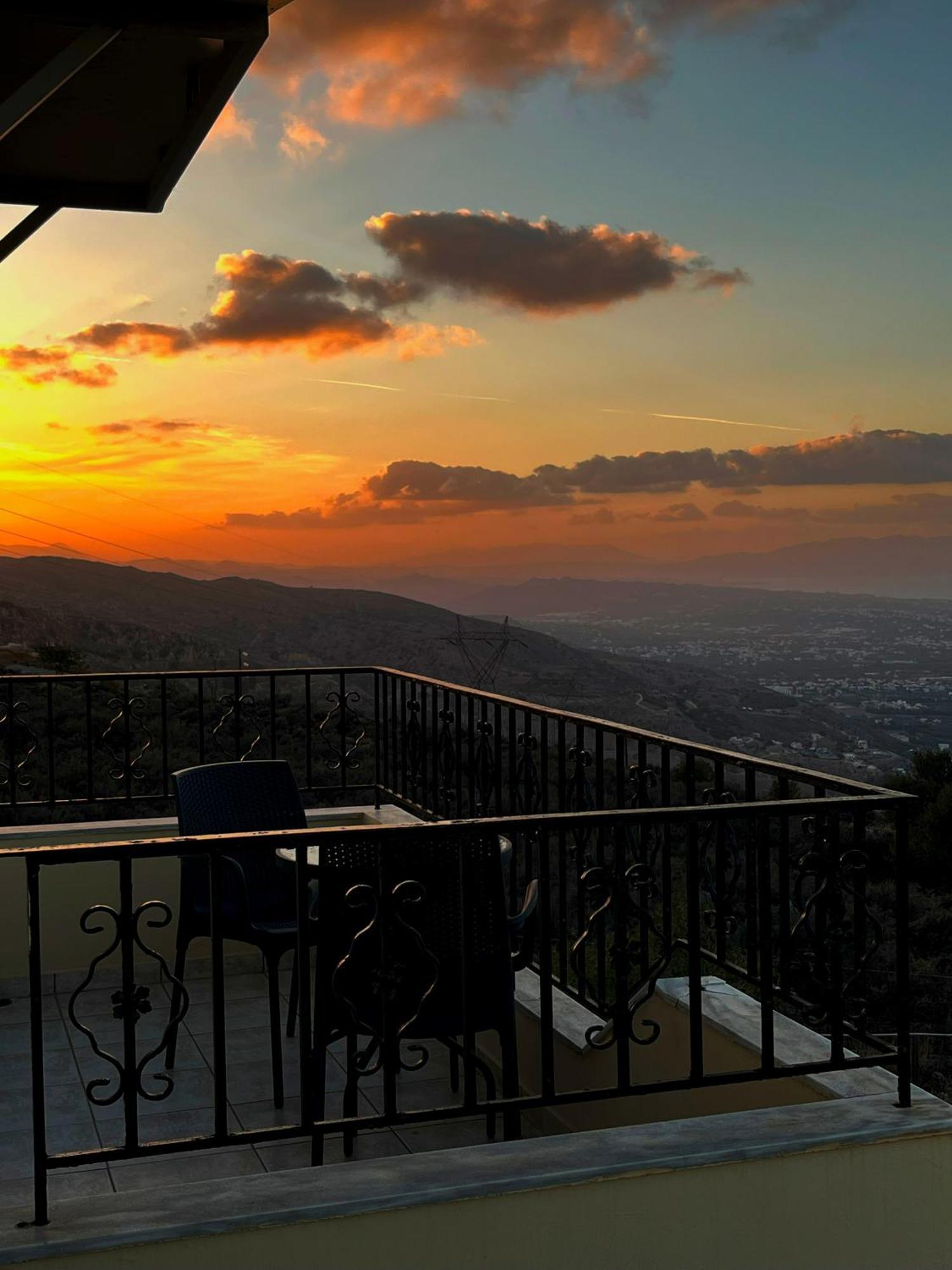 Panos Village Maláxa 외부 사진