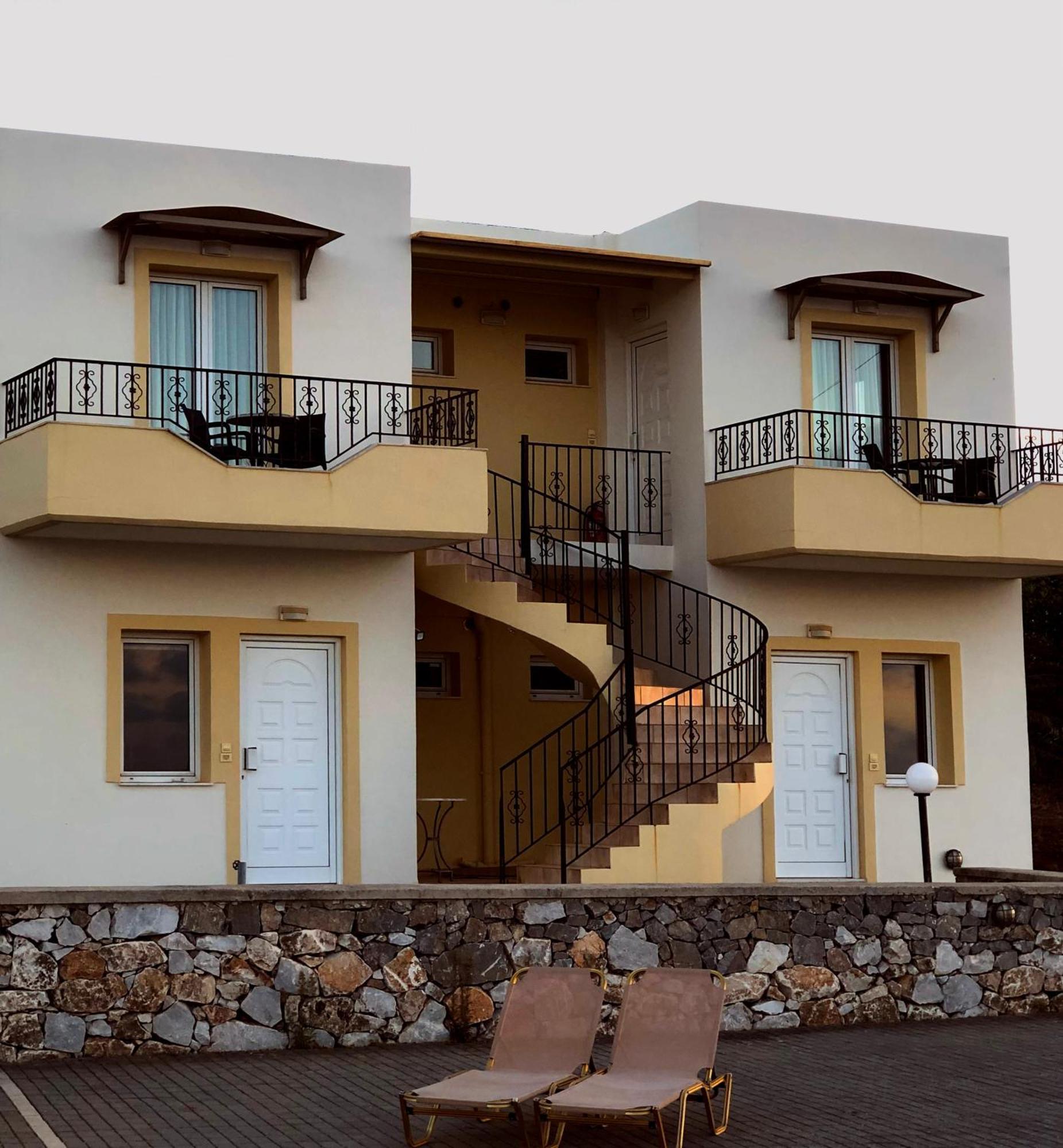 Panos Village Maláxa 외부 사진